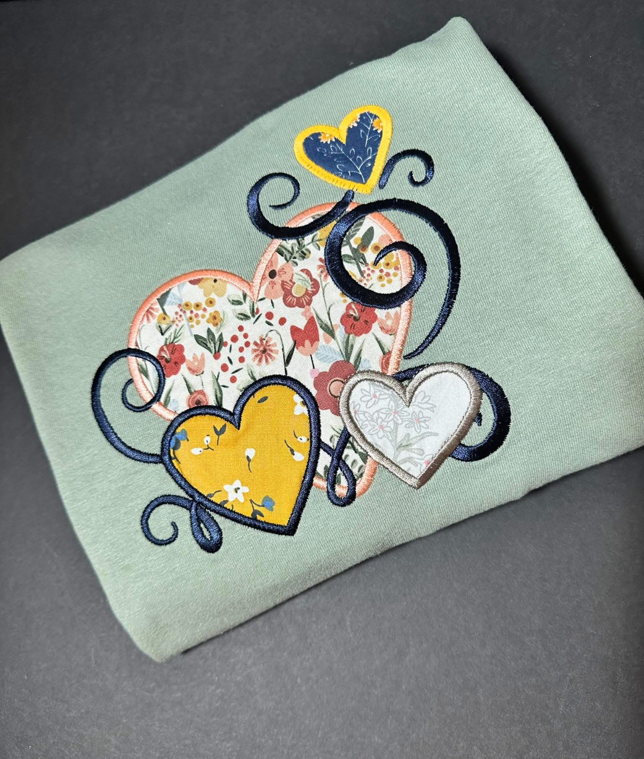 BEAUITIFUL HEART APPLIQUE SHIRT... EMBROIDERY