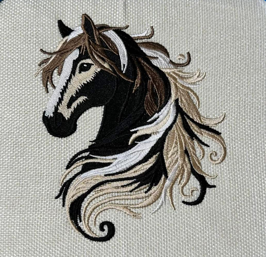 BEAUTIFUL HORSE PILLOW CASEEMBROIDERY